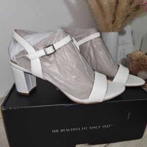 Naturalizer Womens Heeled White Sandal